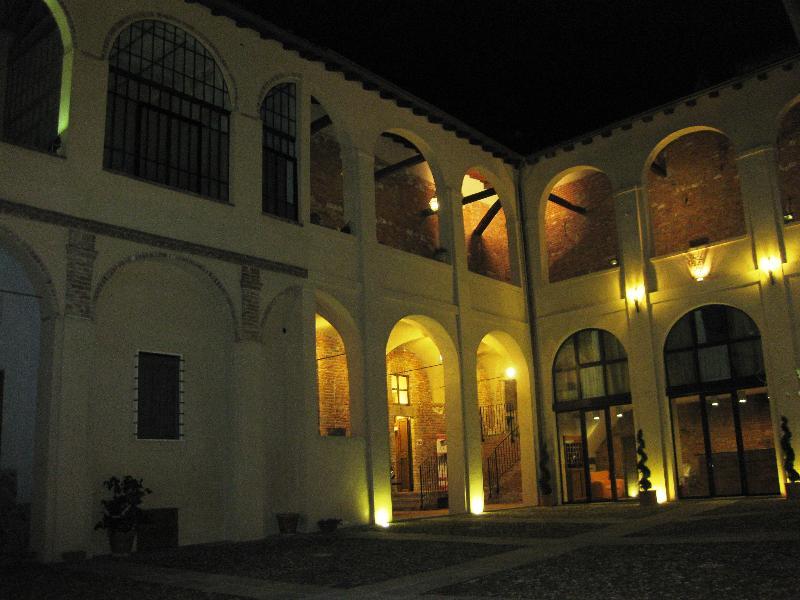 Готель Relais Palazzo Paleologi Sec.Xiv Lu (Piedmont) Екстер'єр фото